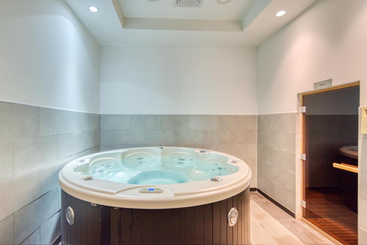 The Penthouse Near Burj Khalifa And Dubai Mall Extérieur photo