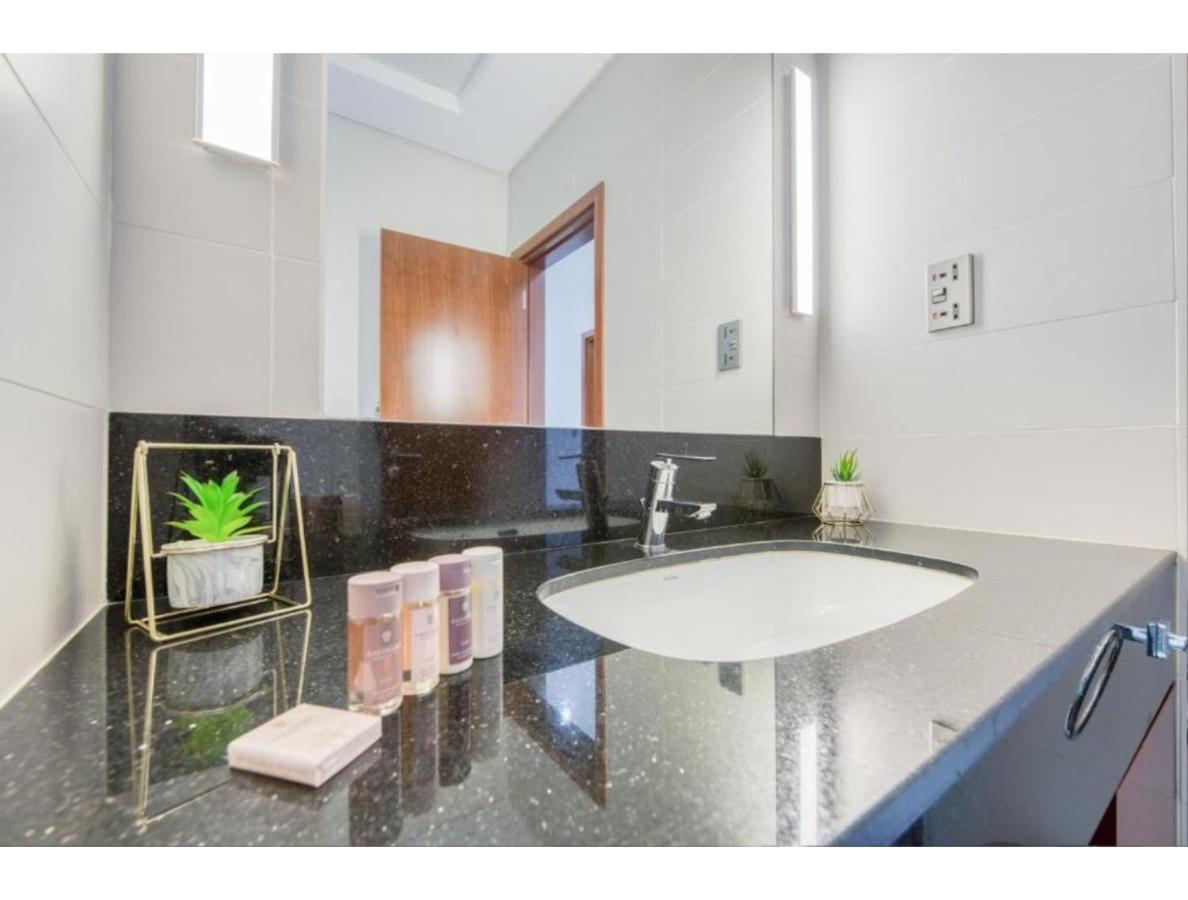 The Penthouse Near Burj Khalifa And Dubai Mall Extérieur photo